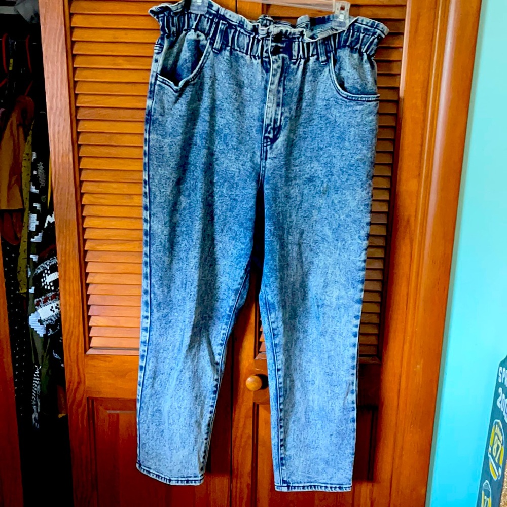 Plus size cinched waist mom jeans!